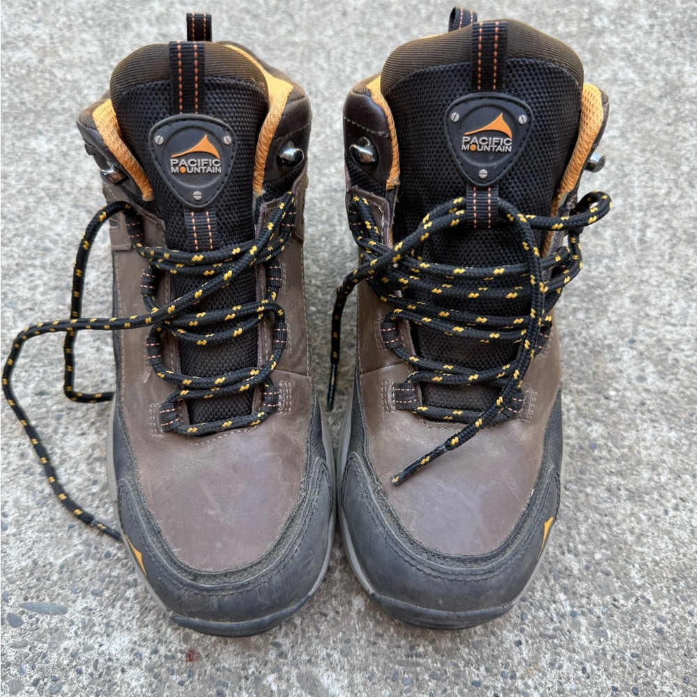 Brown and Black Durable Hiking Boots
